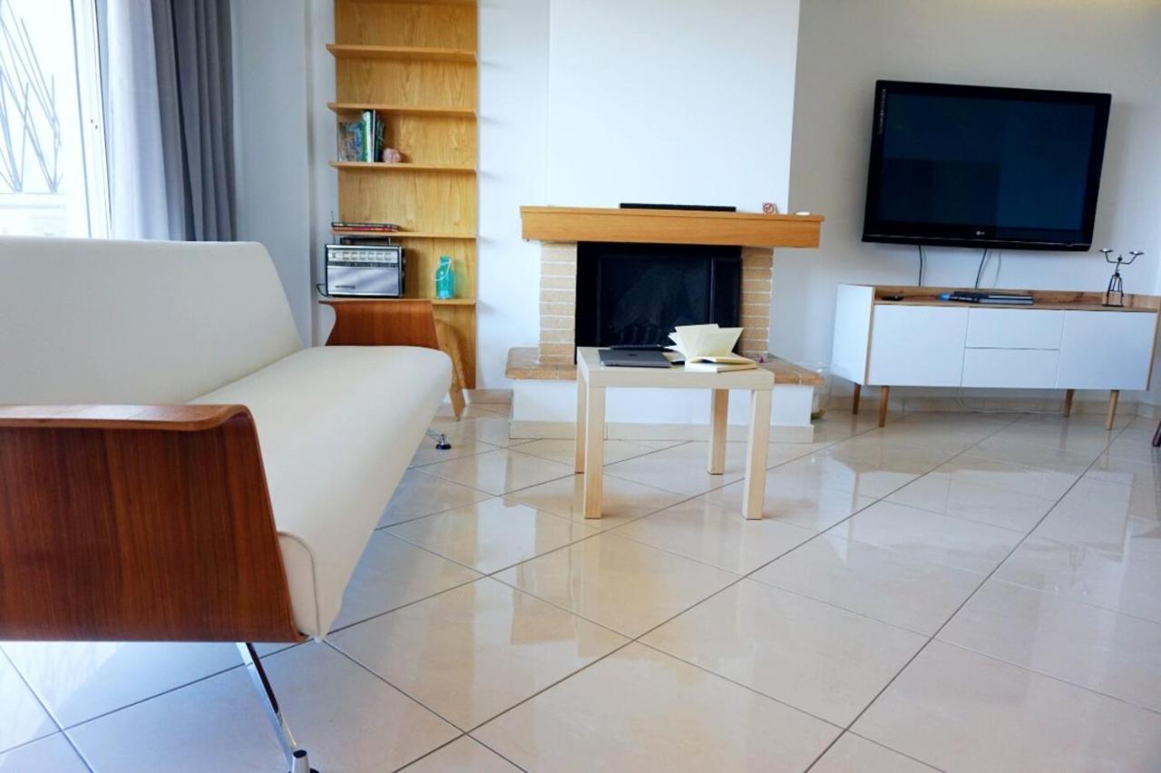 Piraeus Bright Apt Luaran gambar