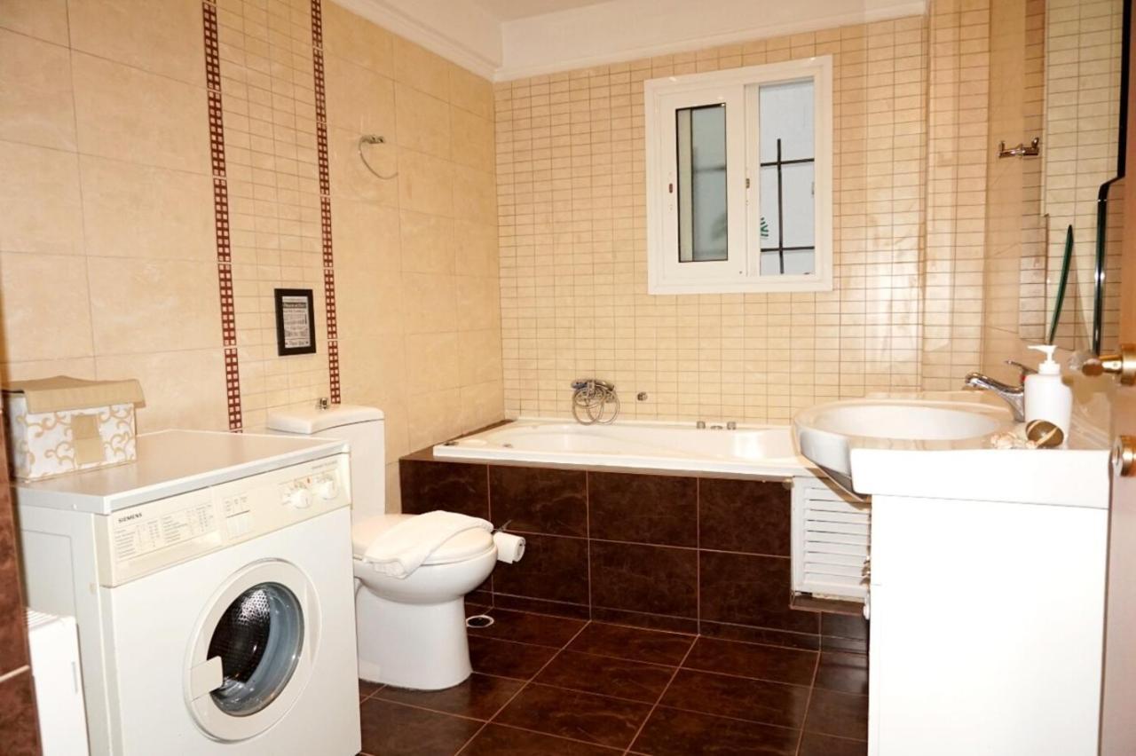 Piraeus Bright Apt Luaran gambar