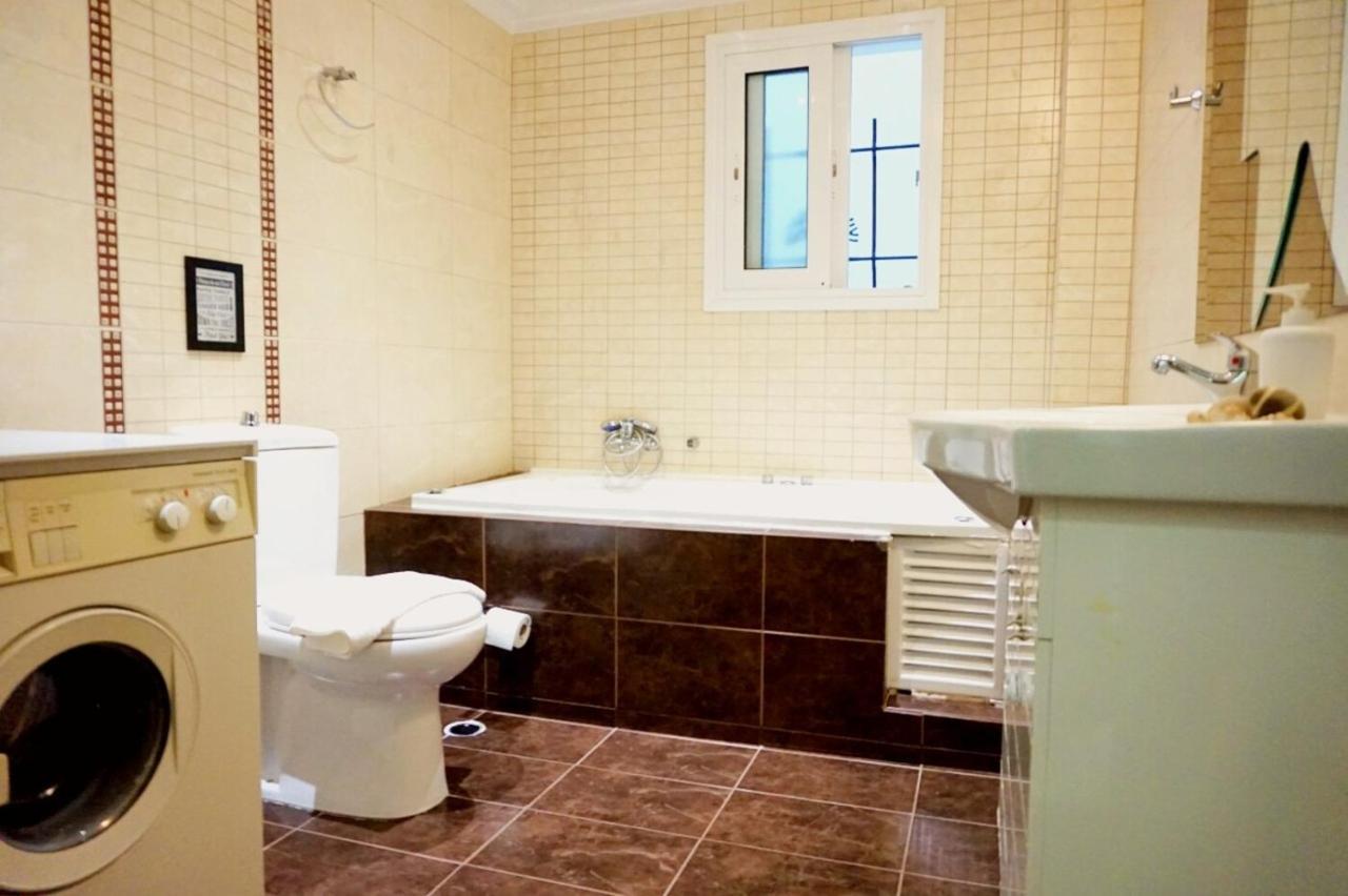 Piraeus Bright Apt Luaran gambar