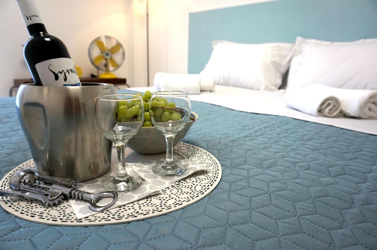 Piraeus Bright Apt Luaran gambar